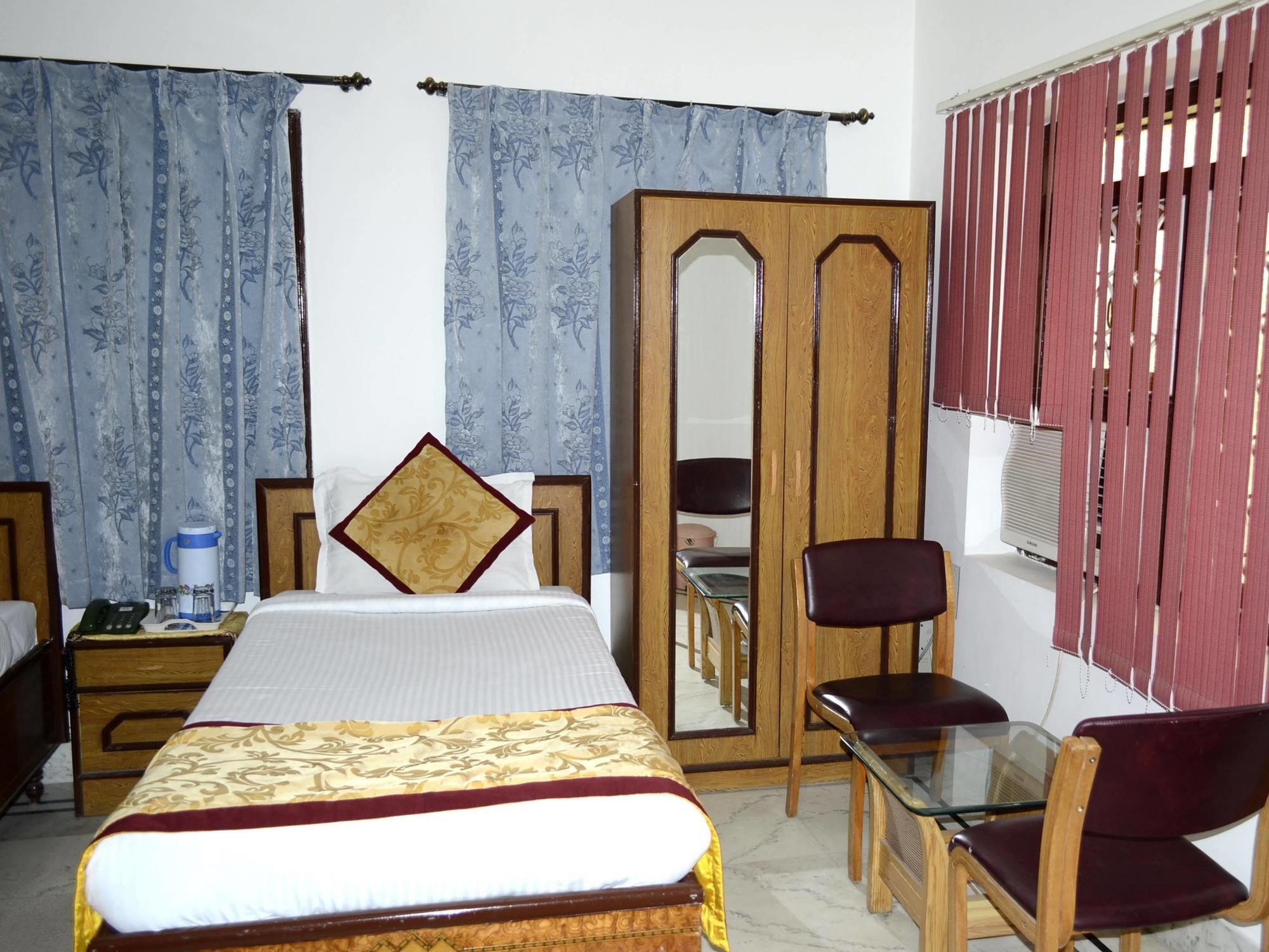 Hotel Tokyo Vihar Бодх-Гая Экстерьер фото