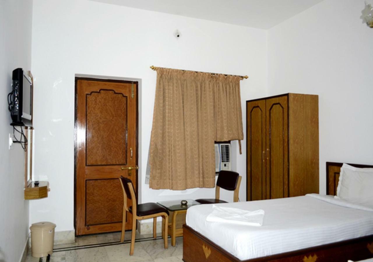 Hotel Tokyo Vihar Бодх-Гая Экстерьер фото